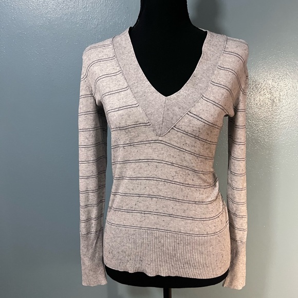 Banana Republic Sweaters - Banana Republic Light Gray V-Neck Sweater